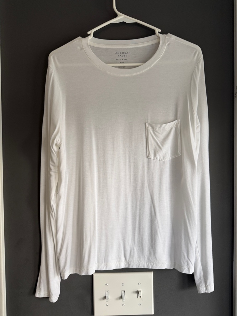 American Eagle Outfitters White Long-Sleeve Pocket Tee